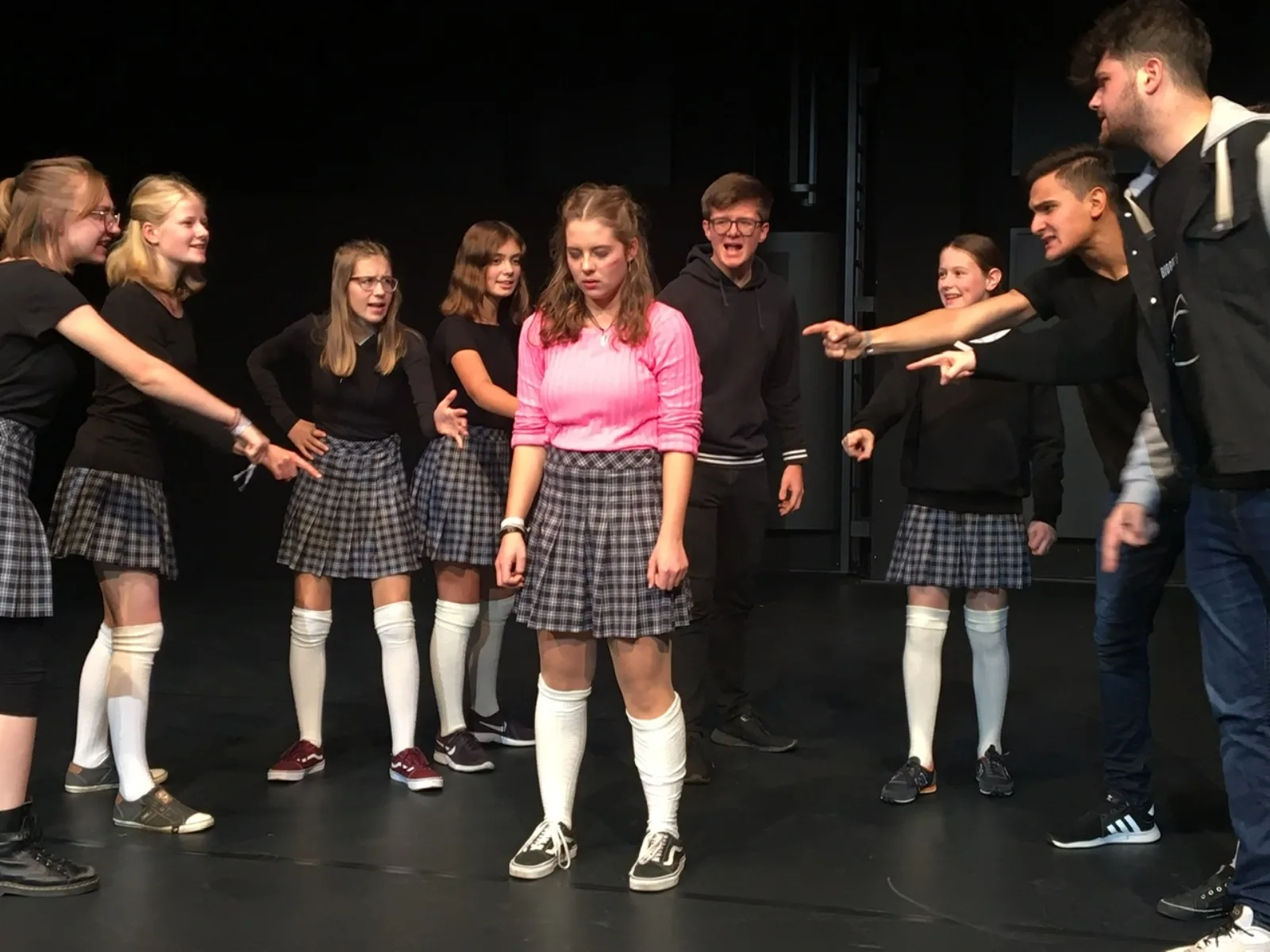 Theater-AG – Szene auf der Bühne