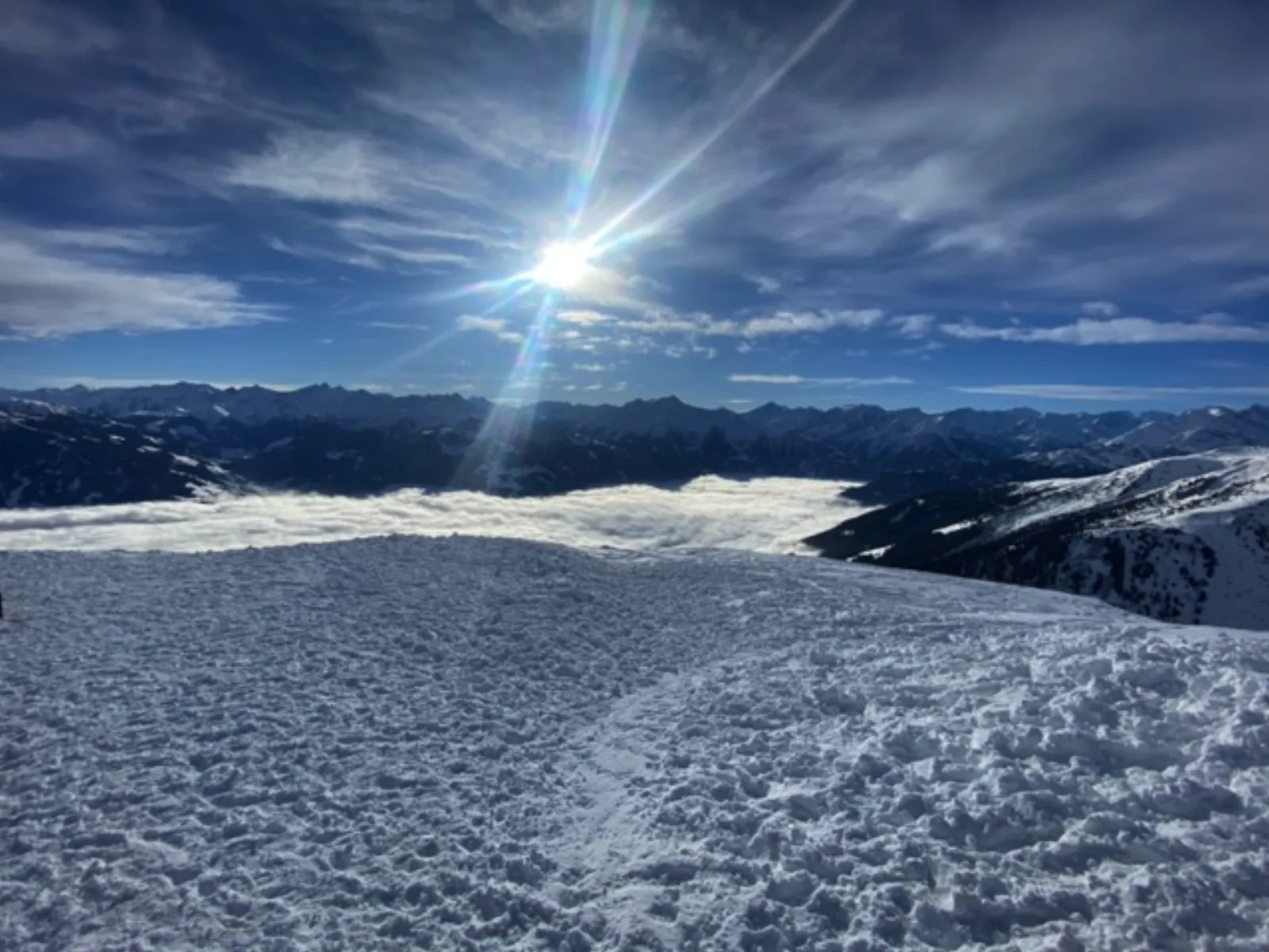 Blick vom Gipfel während der Skifahrt 2023